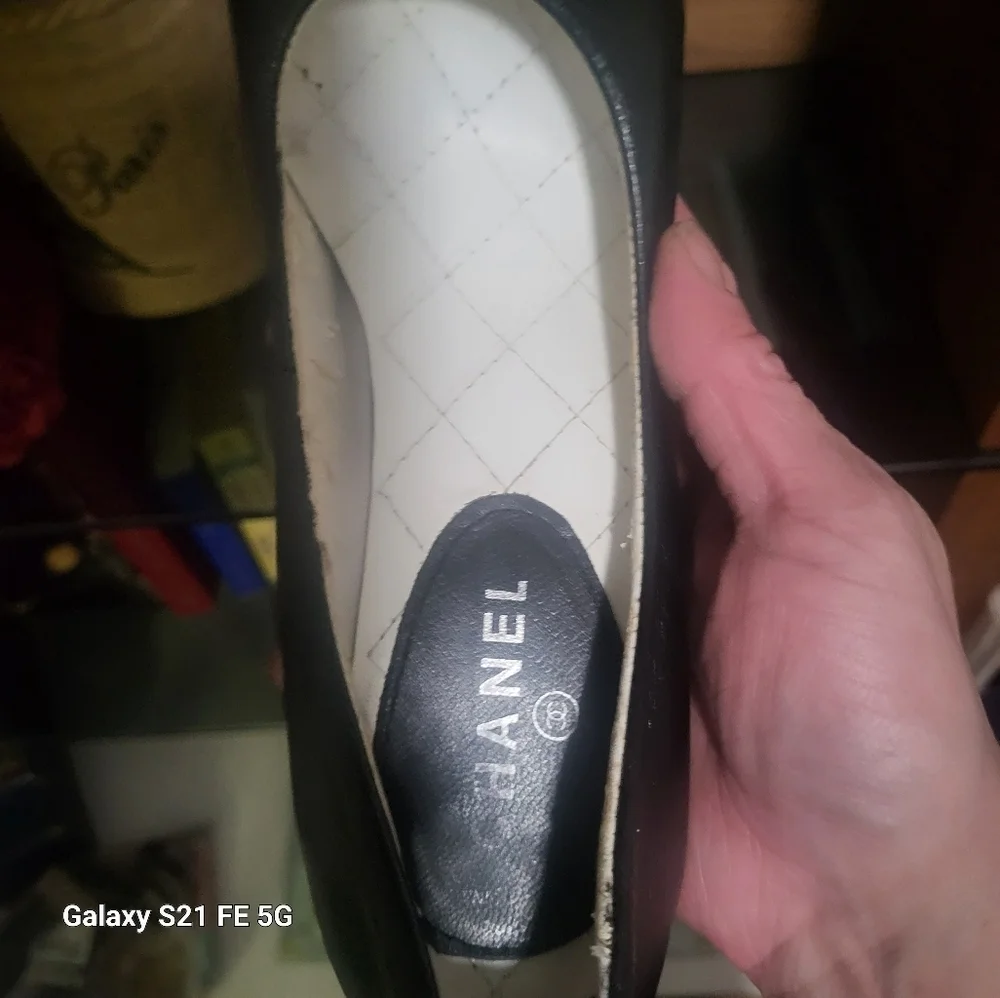 CHANEL PEARL CAVIAR PUMPS SIZE 38 - Picture 7 of 16
